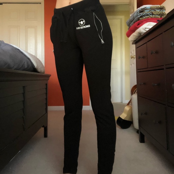 Joggers - Picture 3 of 4